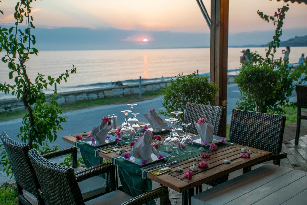 Side Beach Club Ngoại thất bức ảnh