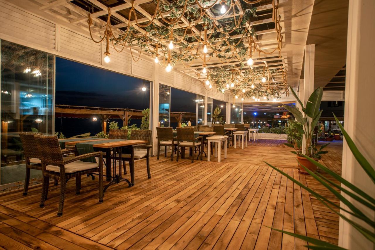 Side Beach Club Ngoại thất bức ảnh