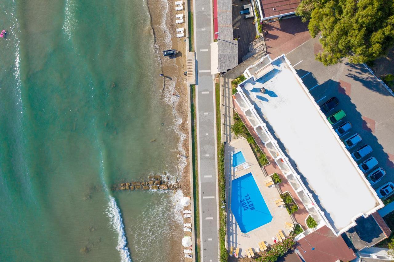 Side Beach Club Ngoại thất bức ảnh
