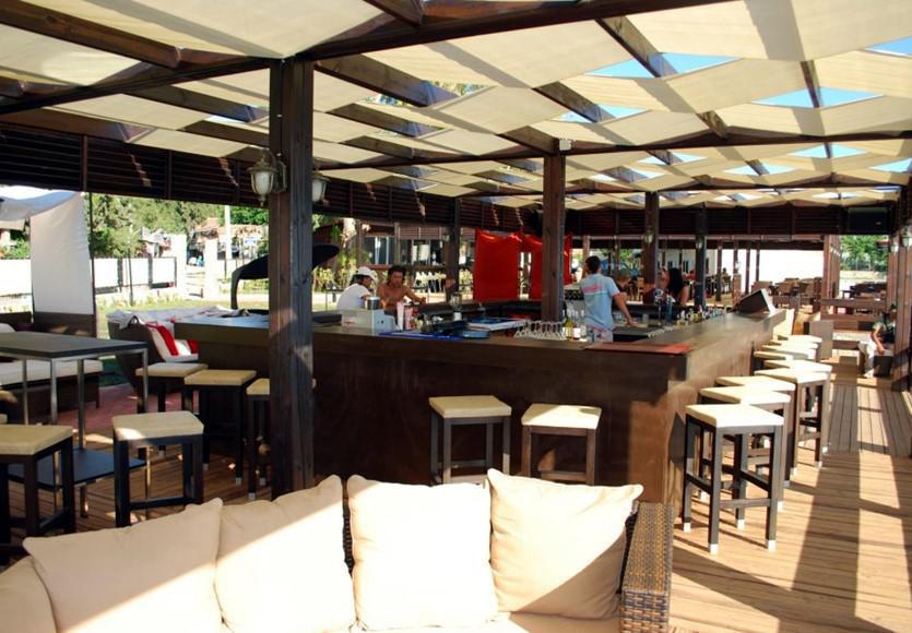Side Beach Club Ngoại thất bức ảnh